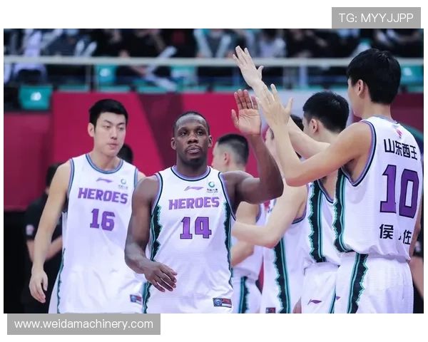 标准列日锋线表现稳健，持续推动球队争夺联赛冠军的竞争力分析