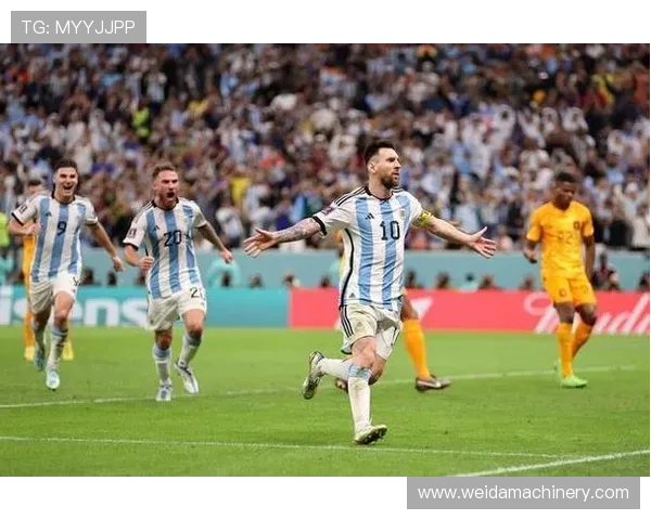 德布劳内 vs 哈维:中场组织核心的战术角色与时代适配性对比 德布劳内 vs 哈维:中场组织核心的战术角色与时代适配性对比