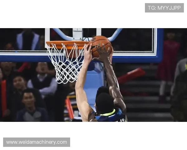 争夺篮板球时常见的犯规动作与判定标准解析